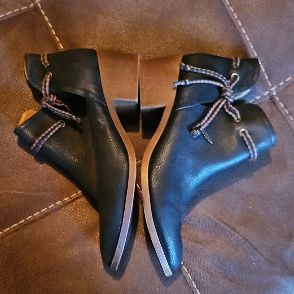 Groove Calli Western Ankle Boots with Rope Detail - Picture 6 of 16